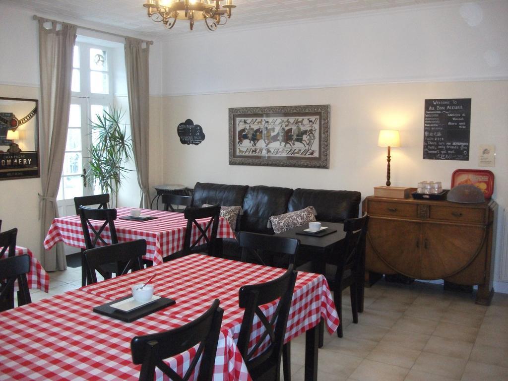 Au Bon Accueil Bed & Breakfast Saint-Marcan Exterior photo