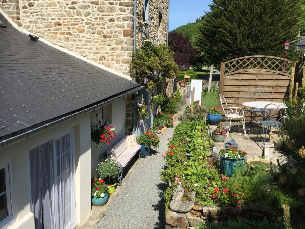 Au Bon Accueil Bed & Breakfast Saint-Marcan Exterior photo