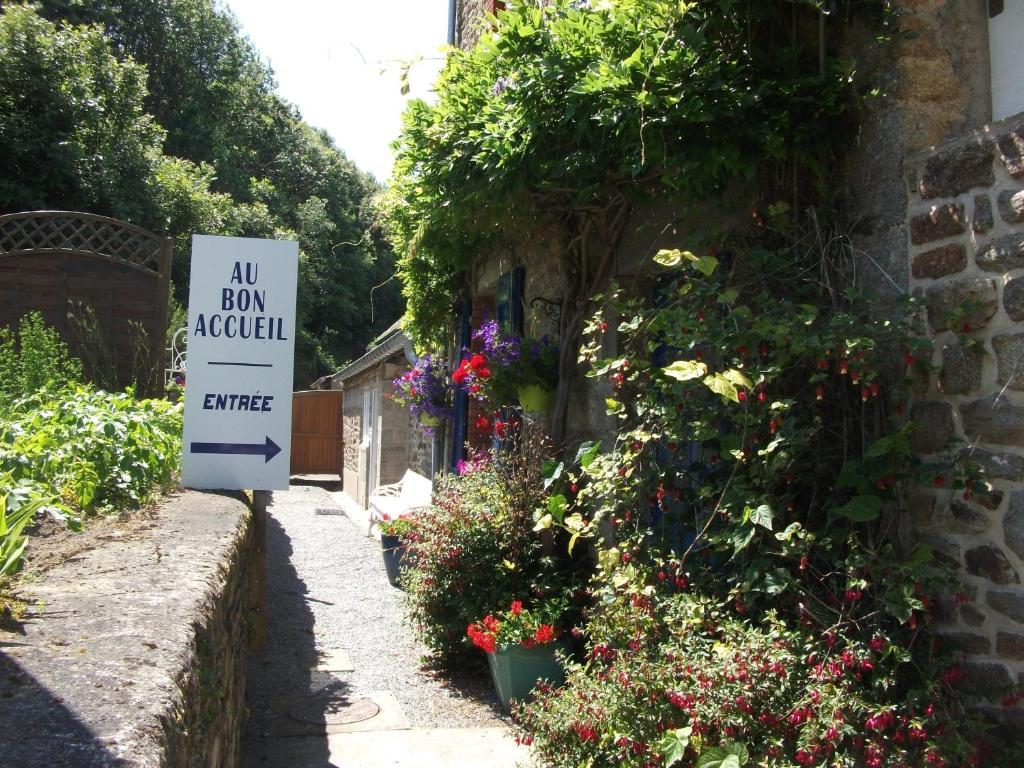 Au Bon Accueil Bed & Breakfast Saint-Marcan Exterior photo