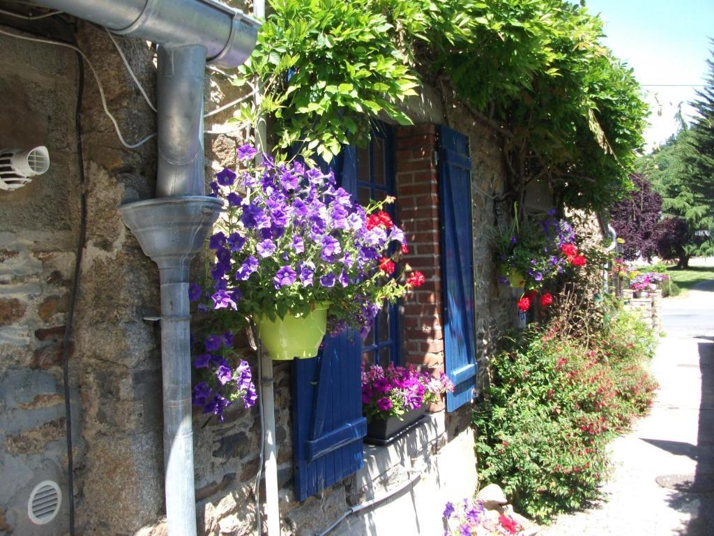 Au Bon Accueil Bed & Breakfast Saint-Marcan Exterior photo